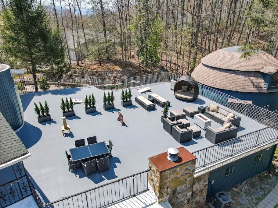 Mountain View - Rooftop Patio - Theater - Games — Gatlinburg, TN — vacation rental