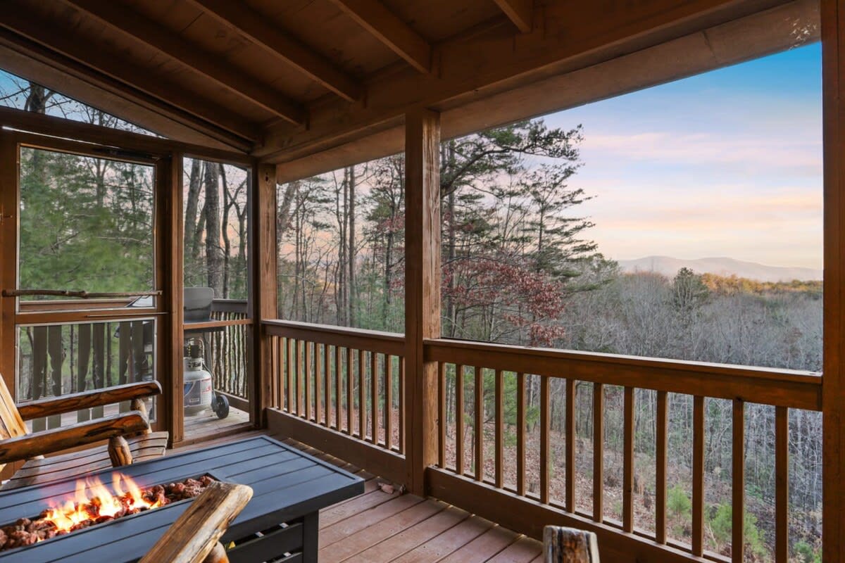Mountain Views | Hot Tub | Fire Pit | BBQ — Blue Ridge, GA — vacation rental