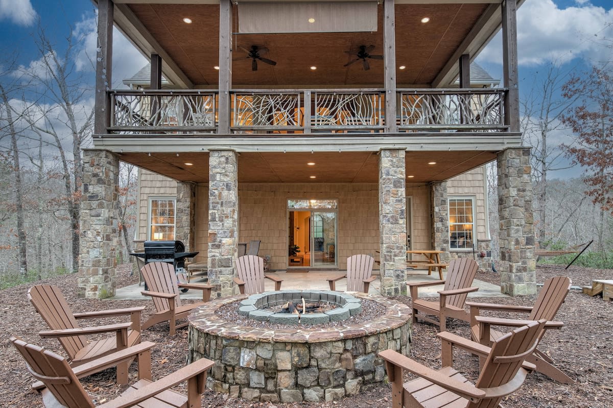 Game Room ~ Fire Pit ~ Resort Access ~ Huge Home