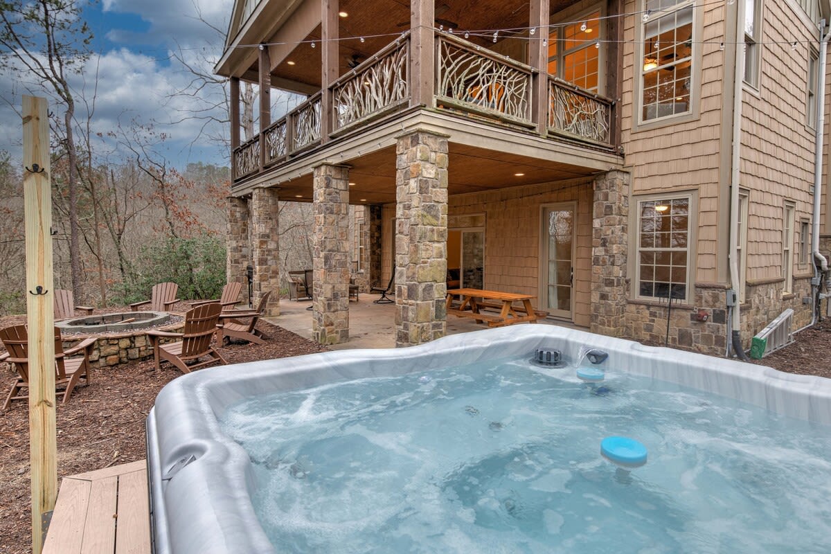 Game Room ~ Fire Pit ~ Resort Access ~ Huge Home — Lake Lure, NC — vacation rental