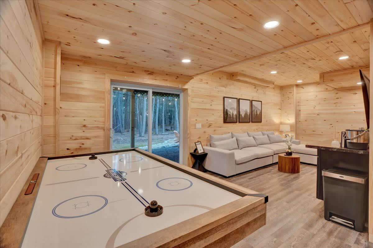 Driftwood Lodge | Movie Theater | Hot Tub | Sauna