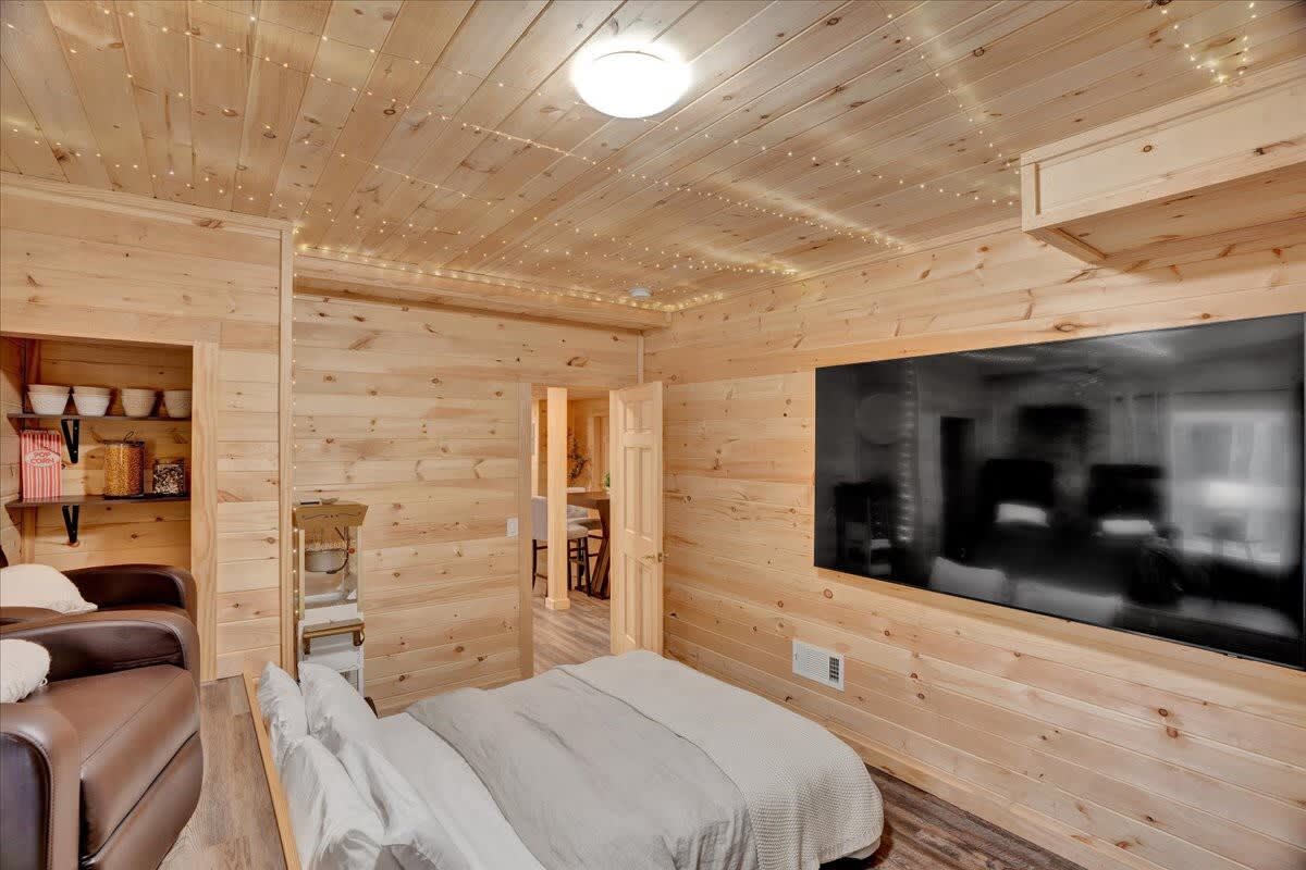 Driftwood Lodge | Movie Theater | Hot Tub | Sauna