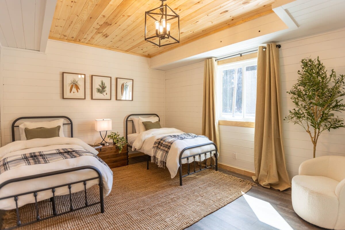 Driftwood Lodge | Movie Theater | Hot Tub | Sauna