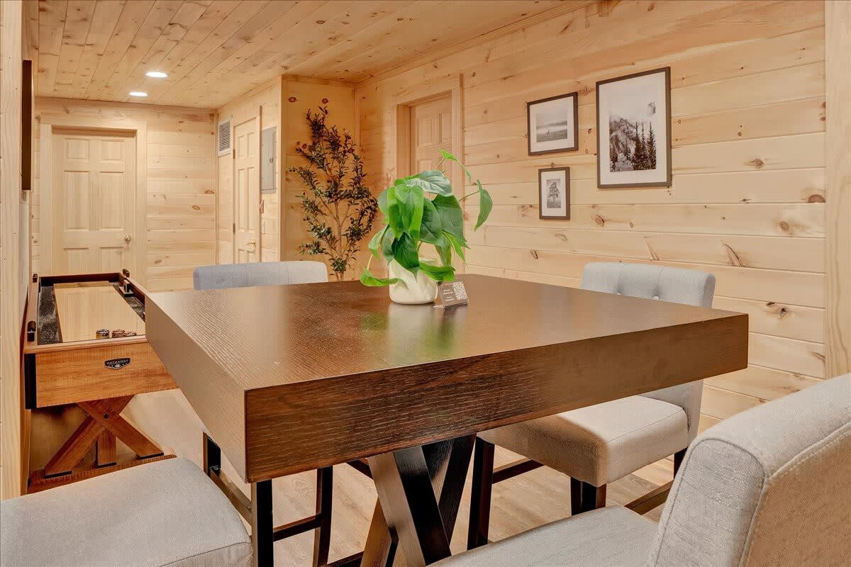 Driftwood Lodge | Movie Theater | Hot Tub | Sauna