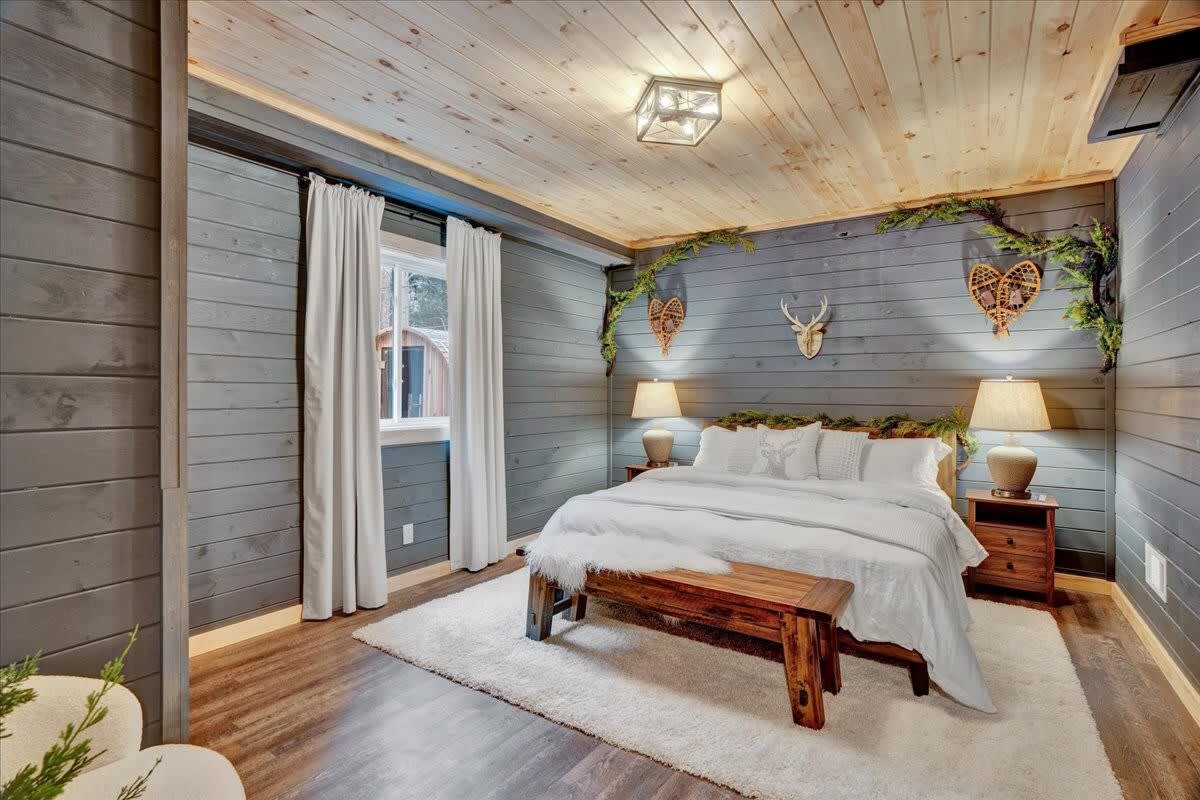 Driftwood Lodge | Movie Theater | Hot Tub | Sauna