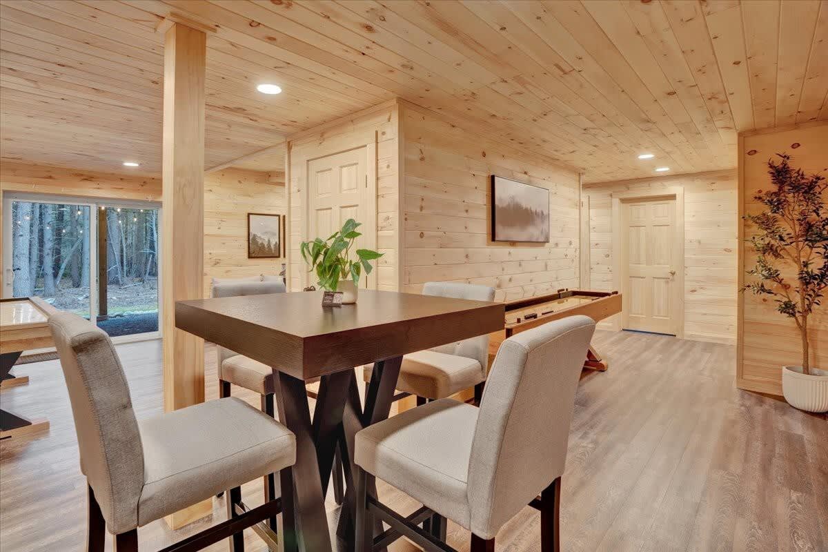 Driftwood Lodge | Movie Theater | Hot Tub | Sauna