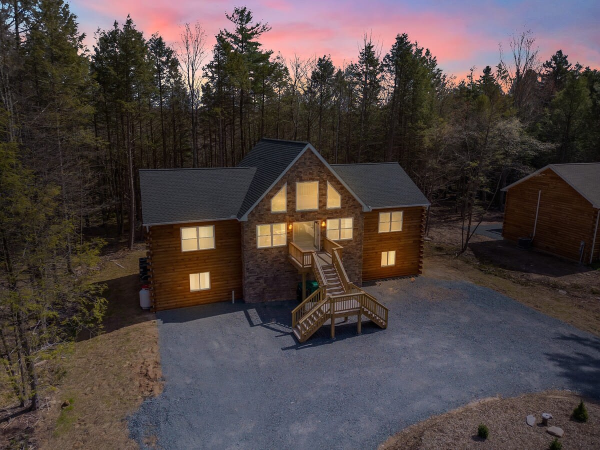 Driftwood Lodge | Movie Theater | Hot Tub | Sauna