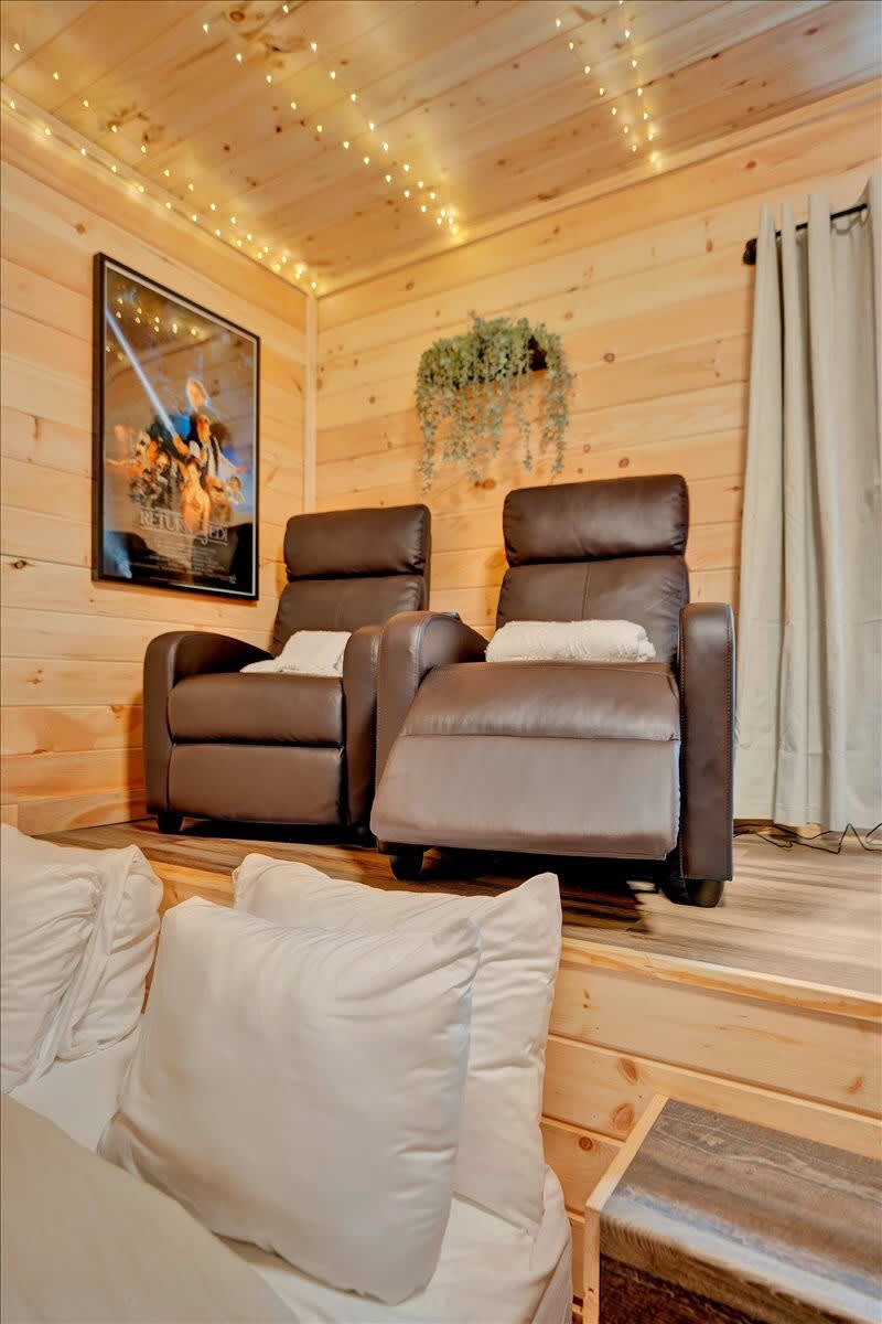 Driftwood Lodge | Movie Theater | Hot Tub | Sauna