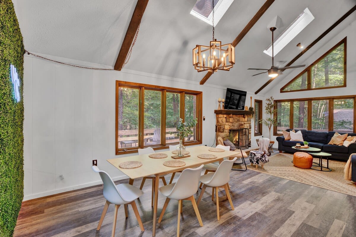 Lakeview Chalet | Arcade | Fire Pit | Lake Access