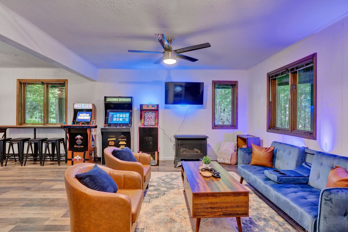Lakeview Chalet | Arcade | Fire Pit | Lake Access