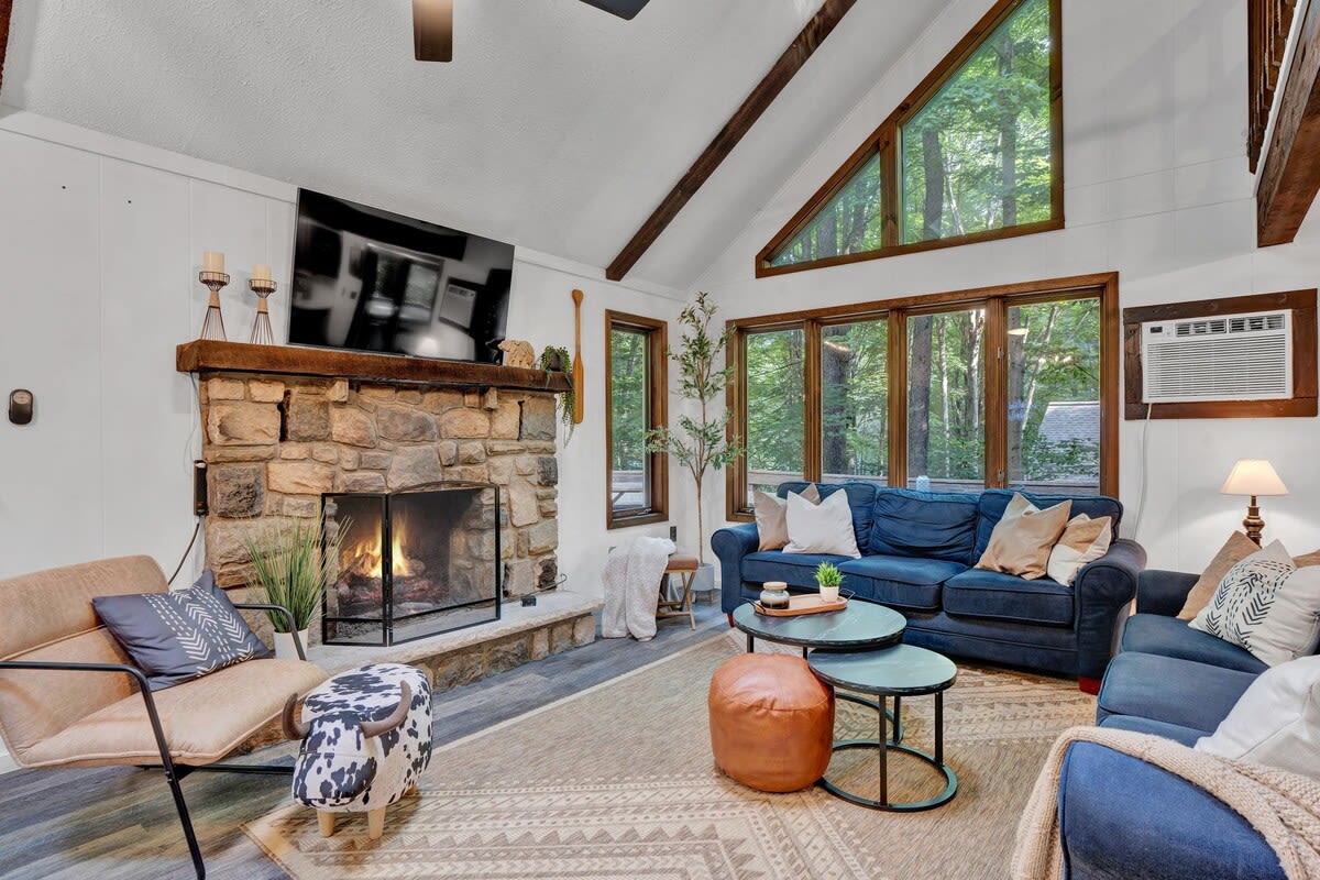 Lakeview Chalet | Arcade | Fire Pit | Lake Access