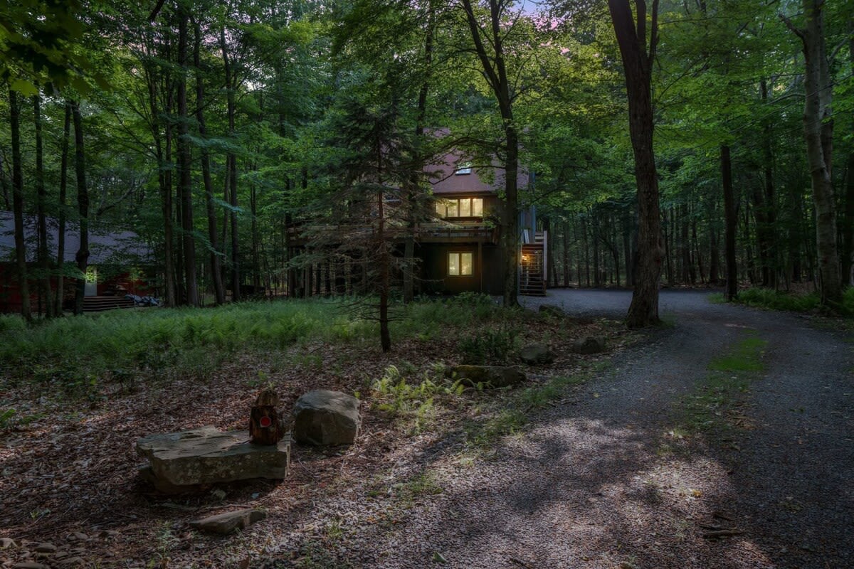 Lakeview Chalet | Arcade | Fire Pit | Lake Access