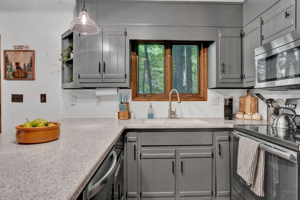Lakeview Chalet | Arcade | Fire Pit | Lake Access