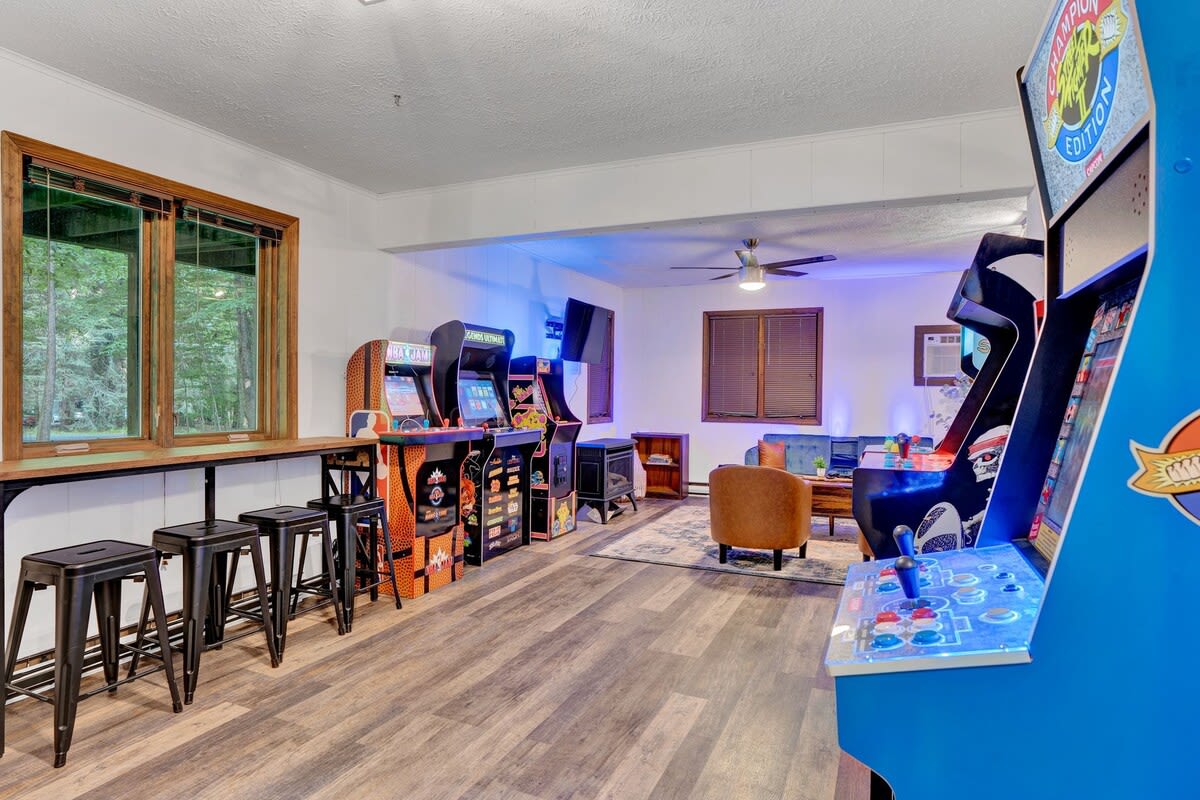 Lakeview Chalet | Arcade | Fire Pit | Lake Access