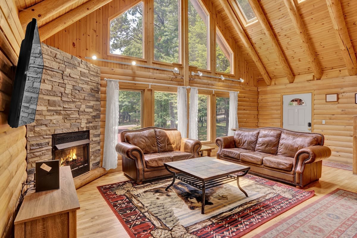 Authentic Pocono Log Cabin | Hot Tub | Lake Access