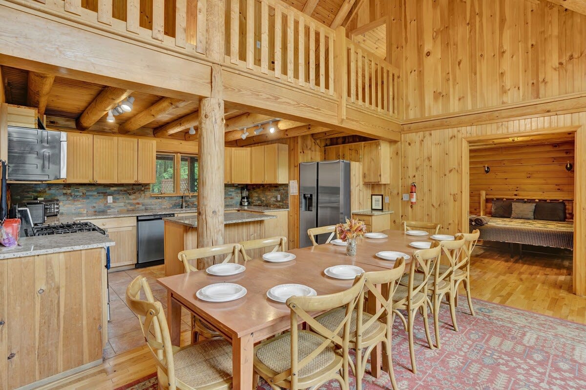 Authentic Pocono Log Cabin | Hot Tub | Lake Access