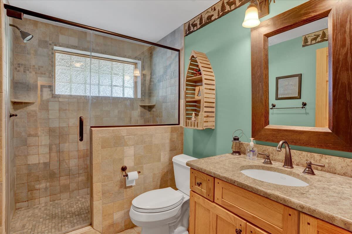 Authentic Pocono Log Cabin | Hot Tub | Pool Table