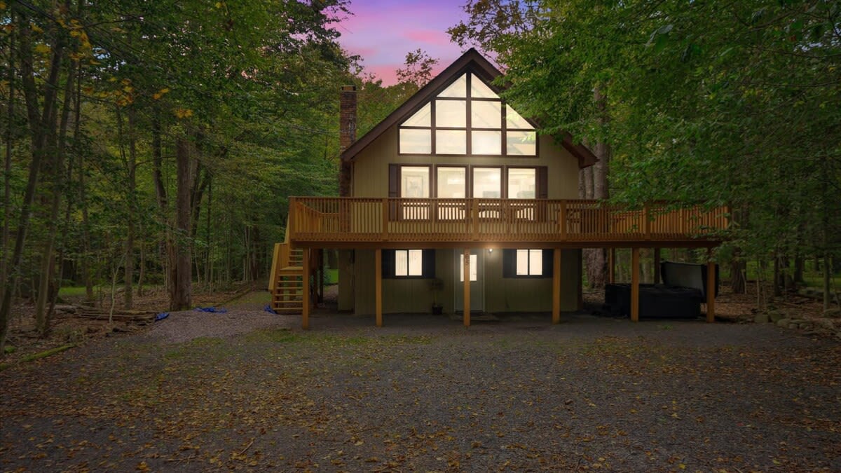 Raised A Frame Chalet | Big Bass Lake | Hot Tub — Big Bass Lake, PA — vacation rental