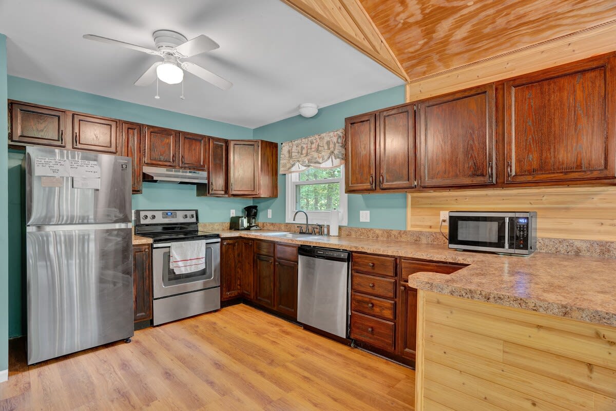Pocono Chalet With Pool Table | 15 Min to Skiing