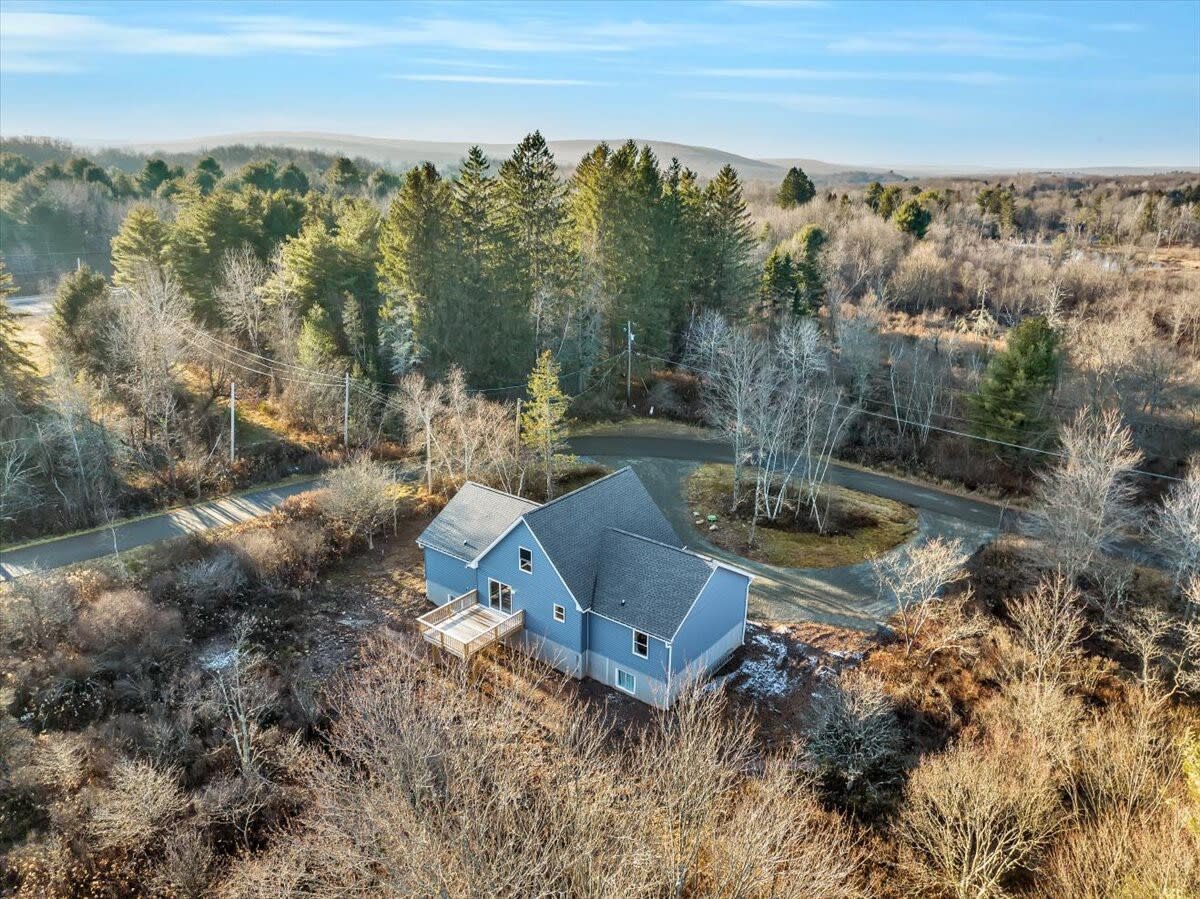 Grand 7BR Pocono Chalet | Gameroom | Walk to Lake