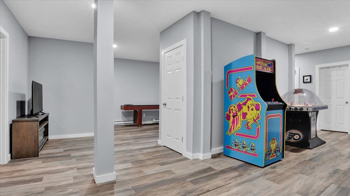 Grand 7BR Pocono Chalet | Gameroom | Walk to Lake