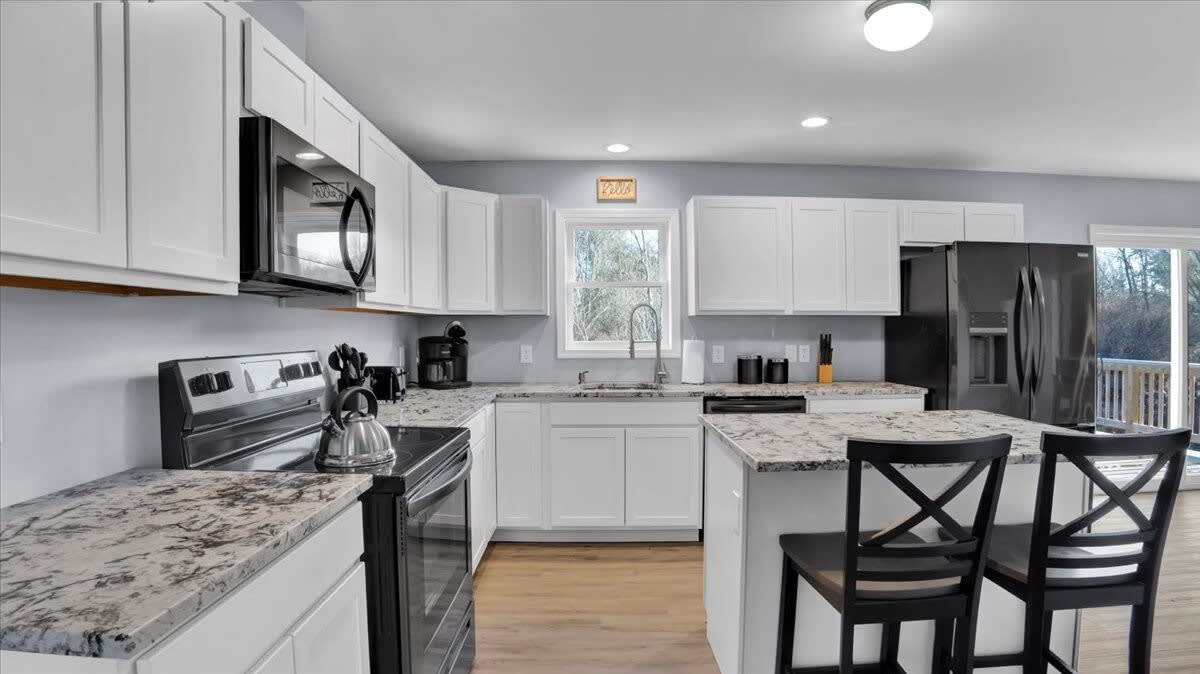 Grand 7BR Pocono Chalet | Gameroom | Walk to Lake
