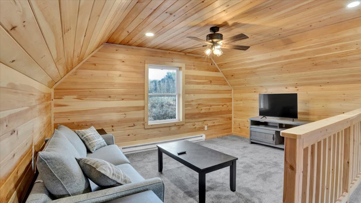 Grand 7BR Pocono Chalet | Gameroom | Walk to Lake