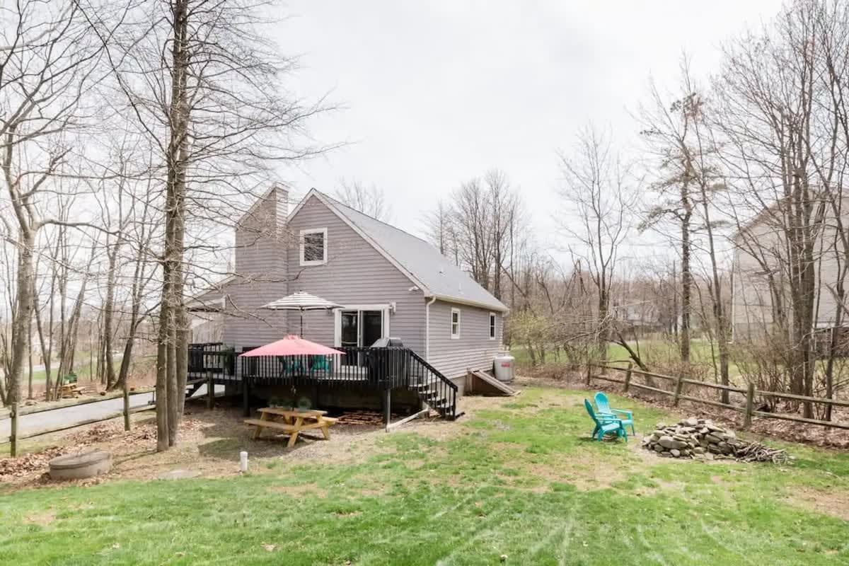 Pocono Modern Rustic Retreat | Hot Tub & Firepit