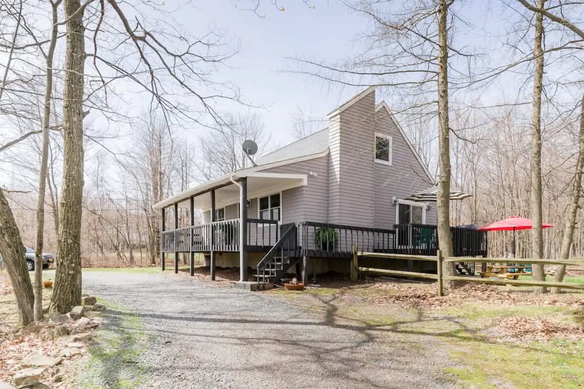 Pocono Modern Rustic Retreat | Hot Tub & Firepit