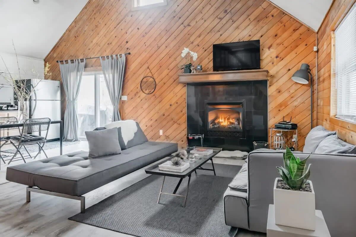 Pocono Modern Rustic Retreat | Hot Tub & Firepit — Long Pond, PA — vacation rental
