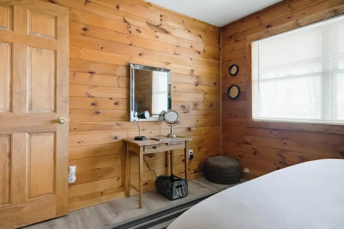 Pocono Modern Rustic Retreat | Hot Tub & Firepit