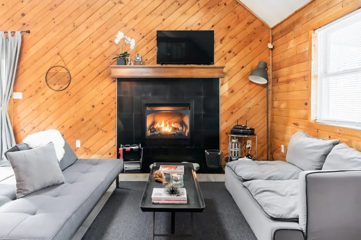 Pocono Modern Rustic Retreat | Hot Tub & Firepit