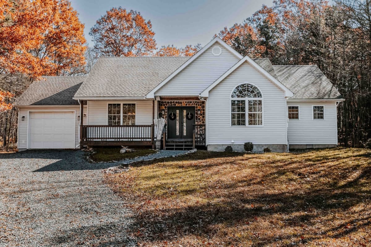 The Pocono House | Hot Tub | Games | Lake Access