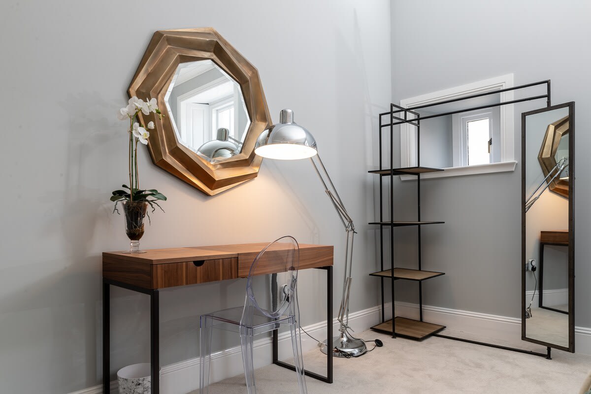 View Modern 4-Bedroom City Retreat in Glasgow in 274 Bath Street G2 4JR Modern 4-Bedroom City Retreat in Glasgow in 274 Bath Street G2 4JR - Property image 19 - VivreStays