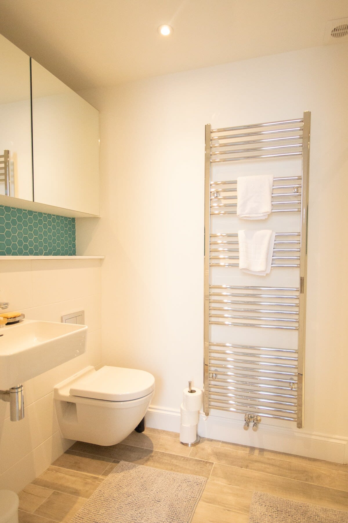 View Stylish West End Apartment in Glasgow in 49 Cecil Street G12 8RW Stylish West End Apartment in Glasgow in 49 Cecil Street G12 8RW - Property image 20 - VivreStays