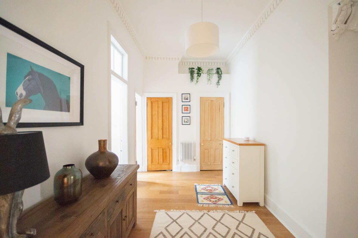 View Stylish West End Apartment in Glasgow in 49 Cecil Street G12 8RW Stylish West End Apartment in Glasgow in 49 Cecil Street G12 8RW - Property image 13 - VivreStays