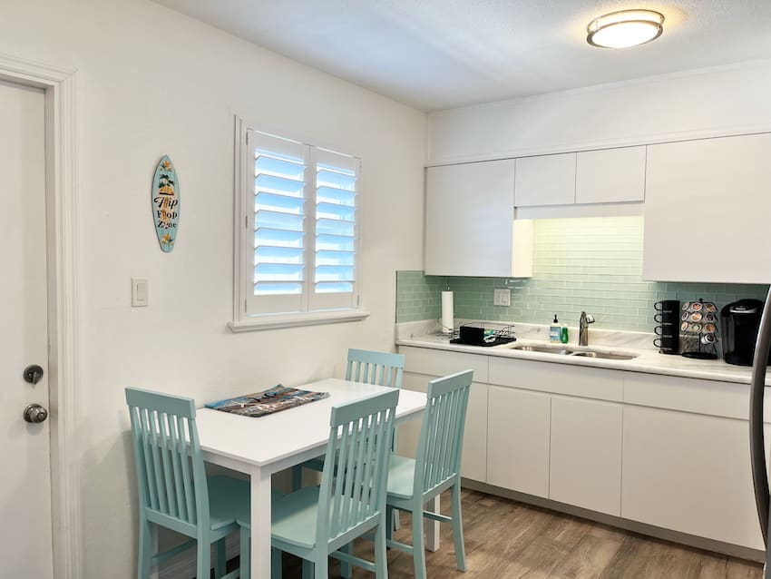 Newly Renovated - Modern Apartment 3 of 4
