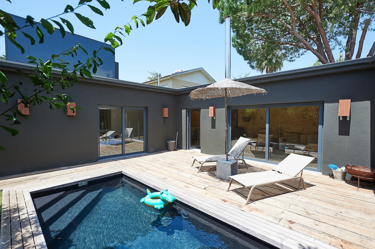 Villa Oasis - splash pool by Portugal Portfolio — Cascais, Lisboa — vacation rental