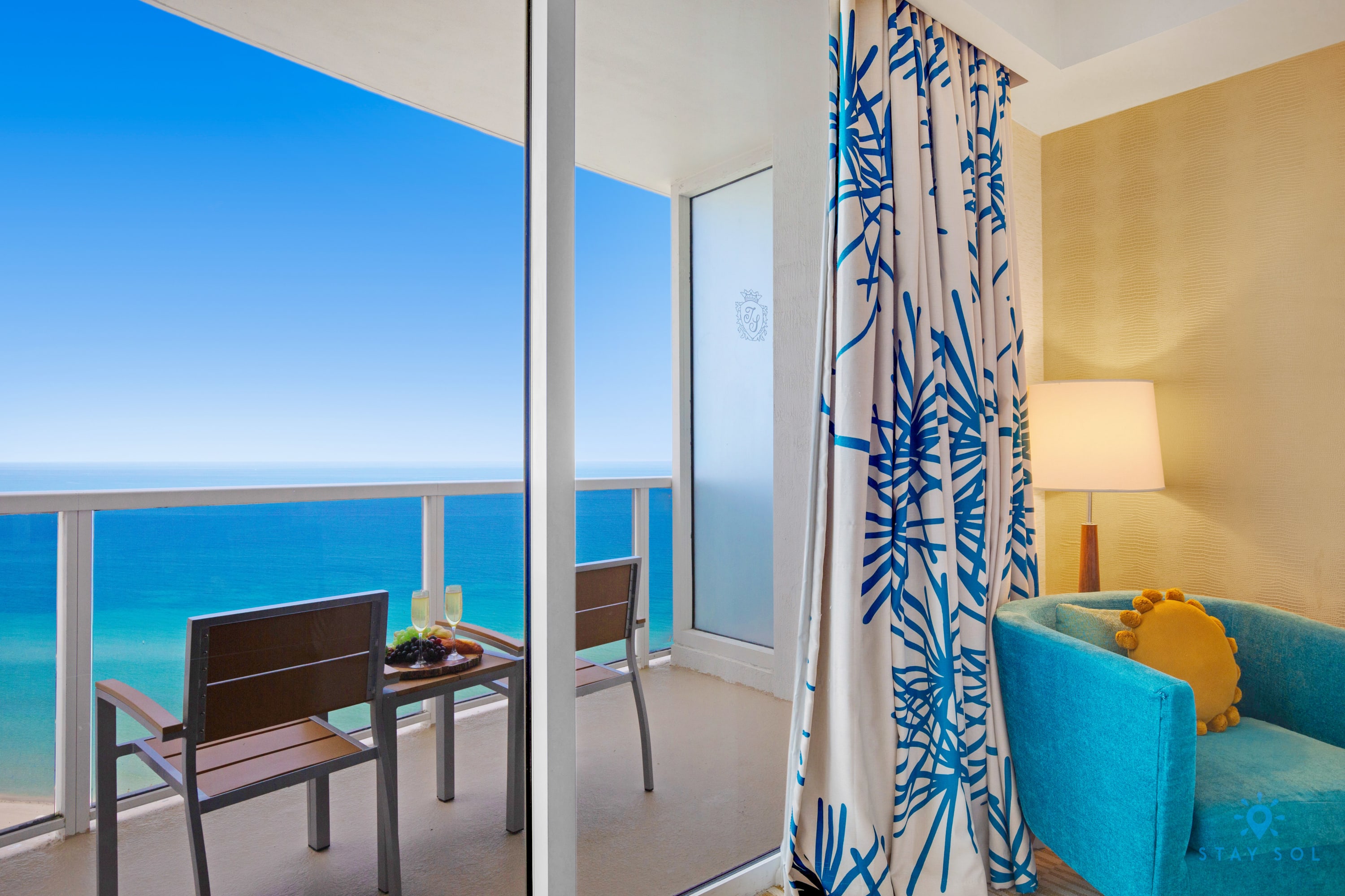 Luxury Studio w/ Balcony Ocean View, Amazing Pool — Sunny Isles Beach, FL — vacation rental