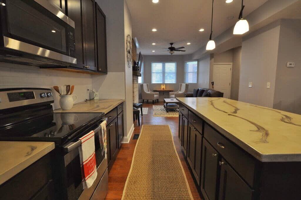 The Franklinton Farmhouse- 4 Bedrooms - Picture 27
