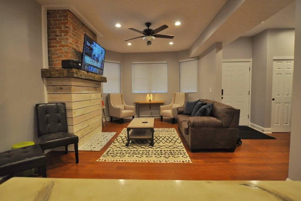 The Franklinton Farmhouse- 4 Bedrooms - Picture 9