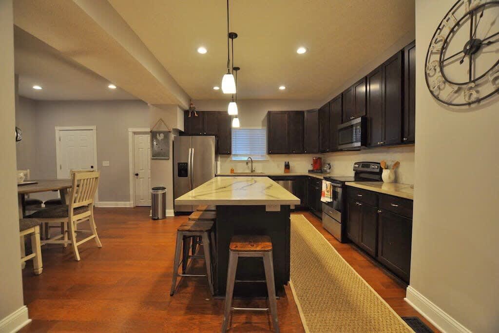 The Franklinton Farmhouse- 4 Bedrooms - Picture 7