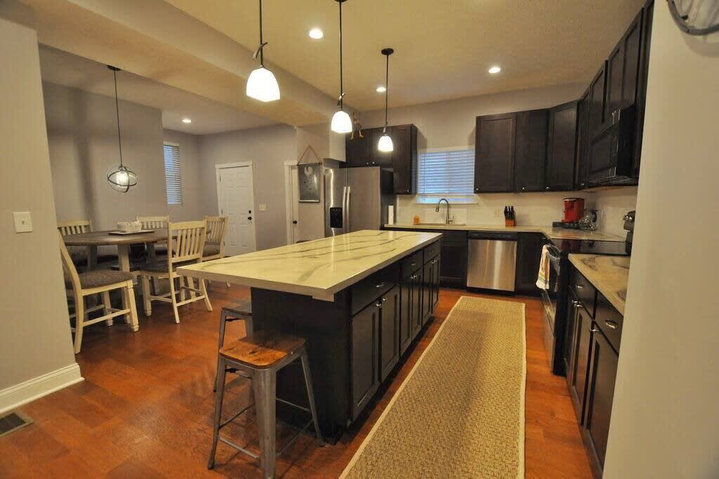 The Franklinton Farmhouse- 4 Bedrooms - Picture 13
