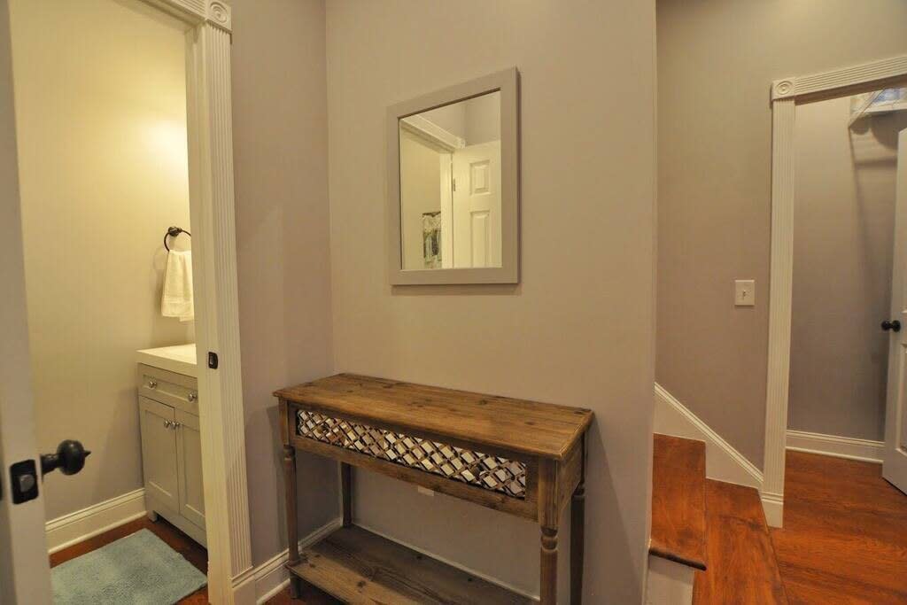 The Franklinton Farmhouse- 4 Bedrooms - Picture 22