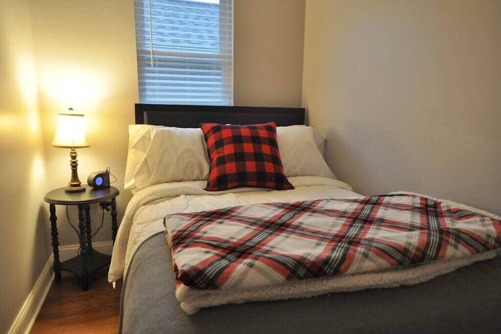 The Franklinton Farmhouse- 4 Bedrooms - Picture 11