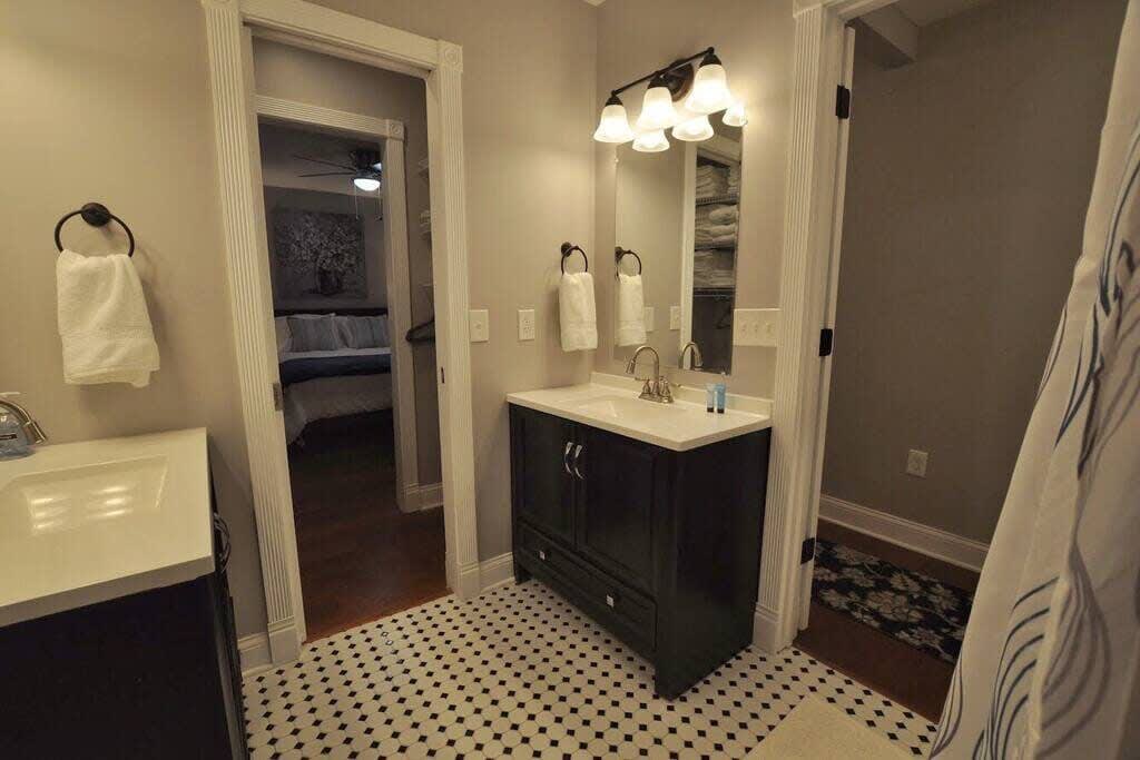 The Franklinton Farmhouse- 4 Bedrooms - Picture 14