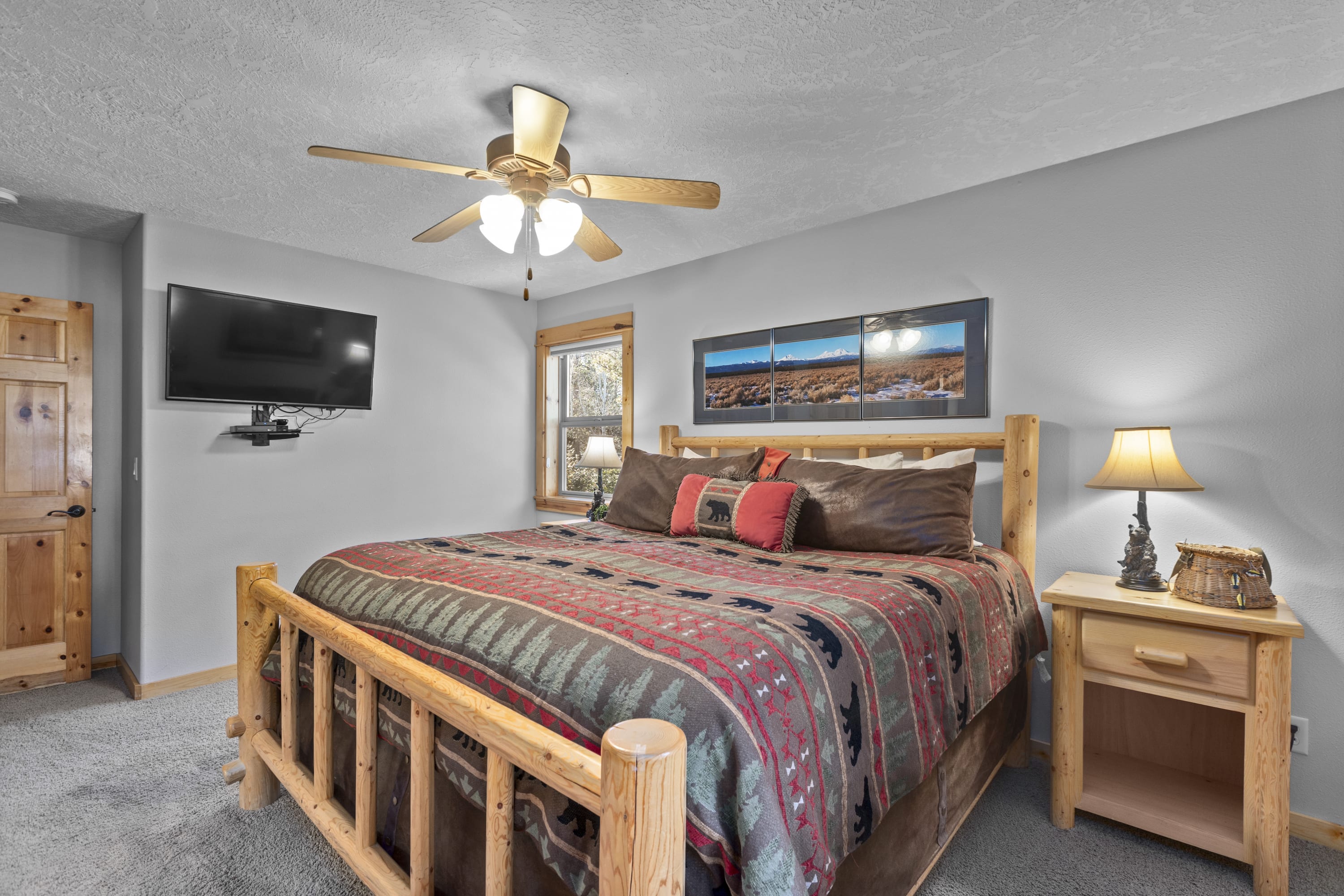 Black Bear Lodge - 7 Bedrooms | Sunriver, OR