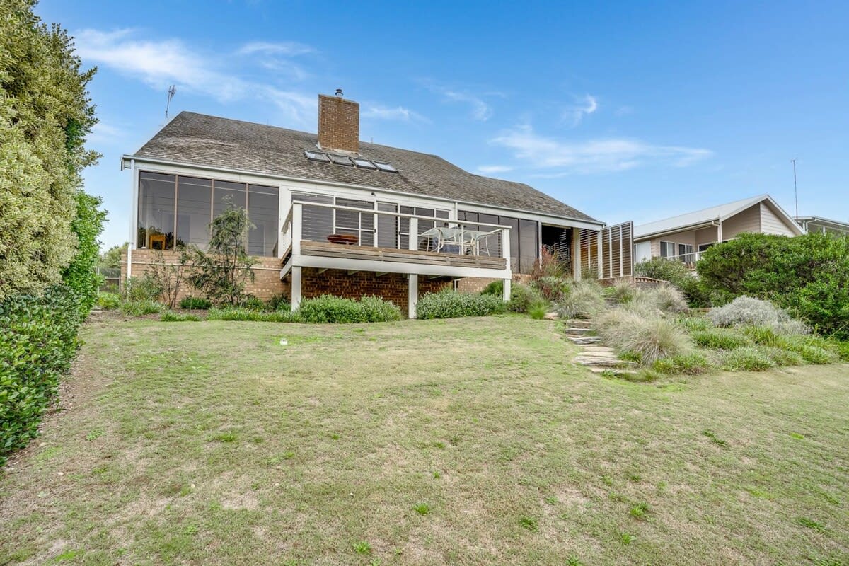 The Glass House 103 Bristow-Smith Ave Goolwa South — Goolwa, SA — vacation rental