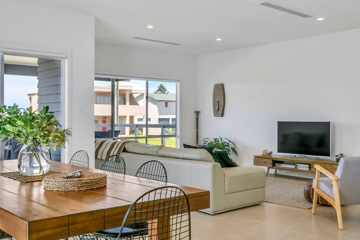 52 Morrison Ave - Luxury - Wi-Fi — Middleton, SA — vacation rental