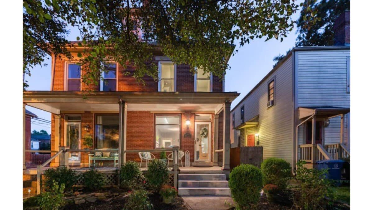 Harrison West Brick| 5 BR w/ extra beds